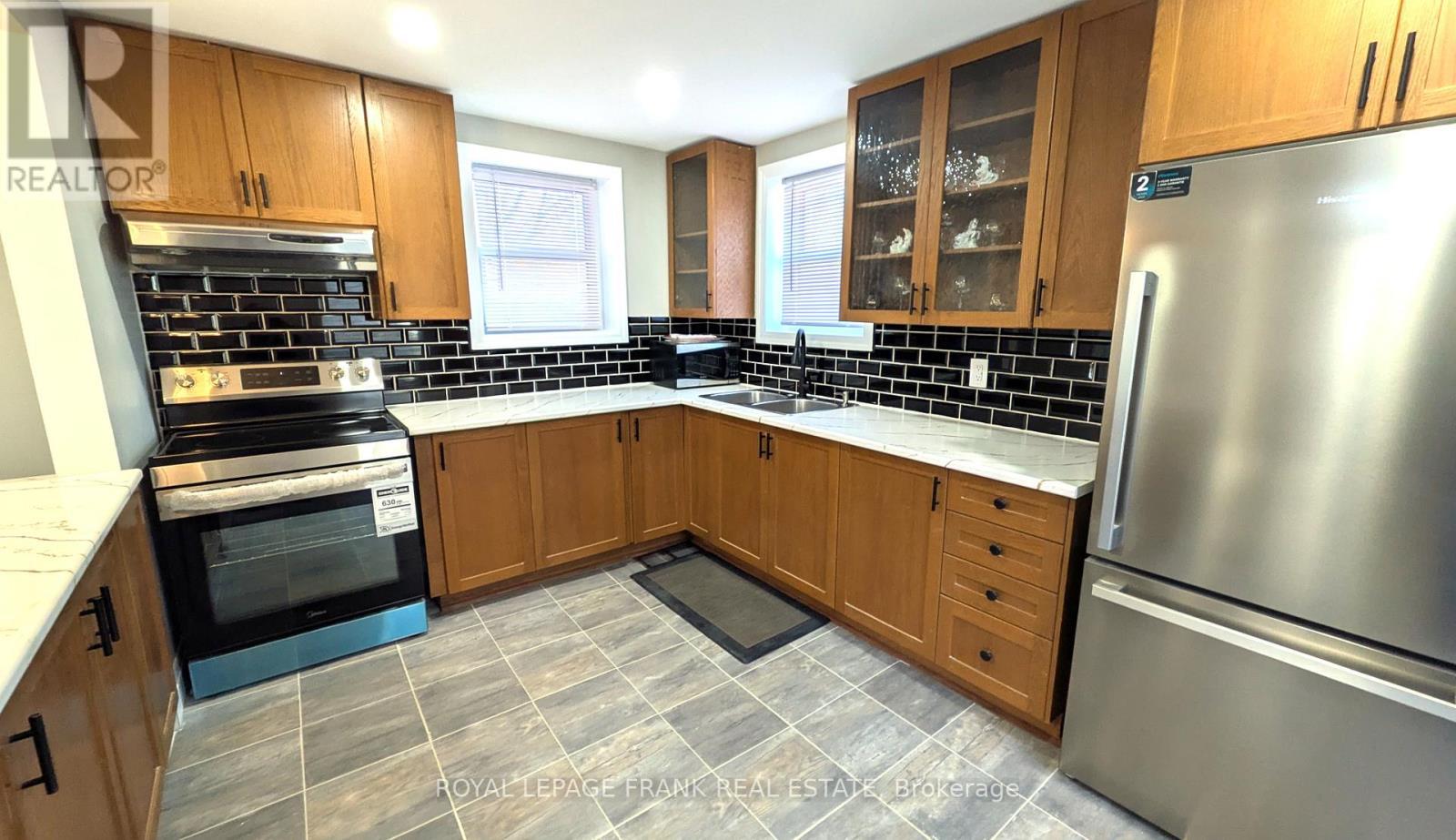 












23 N HASTINGS AVENUE

,
Marmora and Lake (Marmora Ward),




Ontario
K0K2M0

