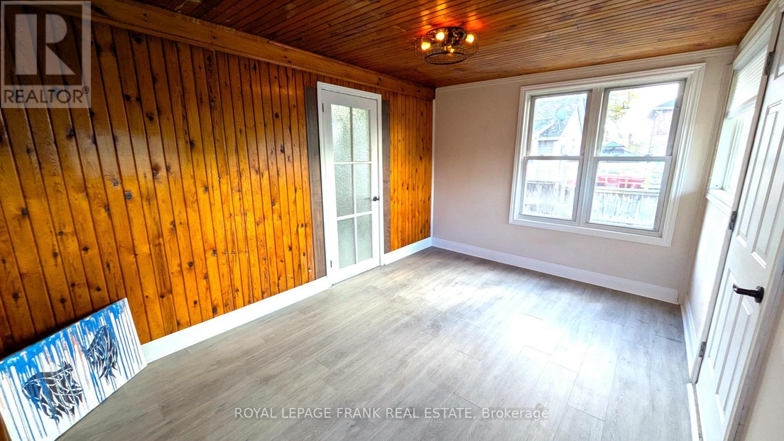 












23 N HASTINGS AVENUE

,
Marmora and Lake (Marmora Ward),




Ontario
K0K2M0

