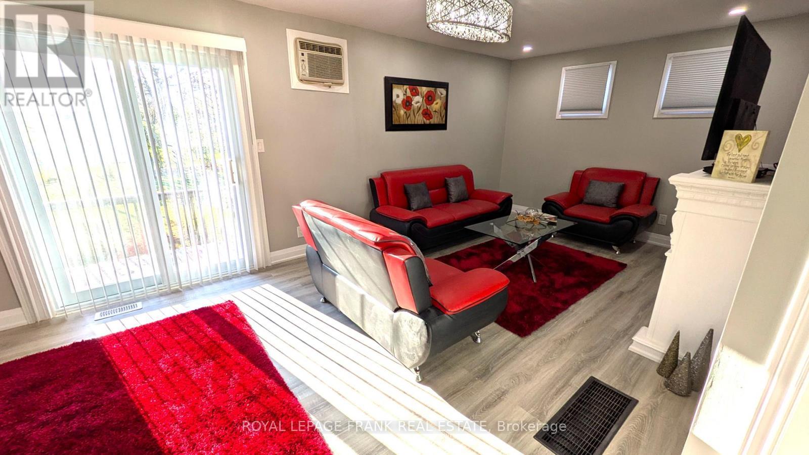 












23 N HASTINGS AVENUE

,
Marmora and Lake (Marmora Ward),




Ontario
K0K2M0

