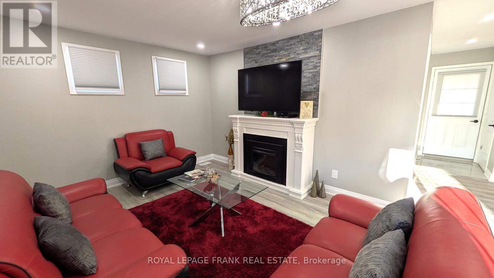 












23 N HASTINGS AVENUE

,
Marmora and Lake (Marmora Ward),




Ontario
K0K2M0

