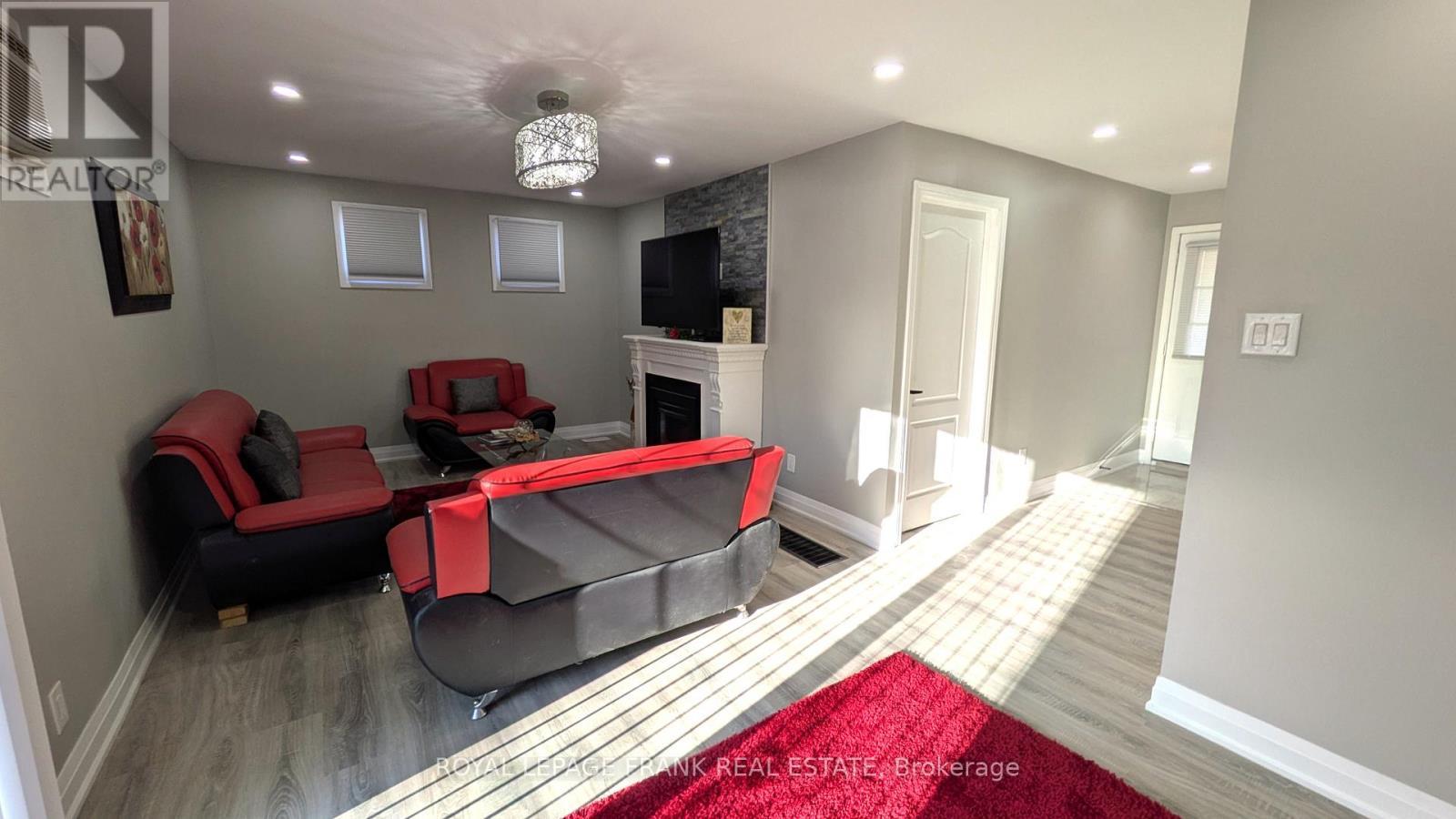 












23 N HASTINGS AVENUE

,
Marmora and Lake (Marmora Ward),




Ontario
K0K2M0

