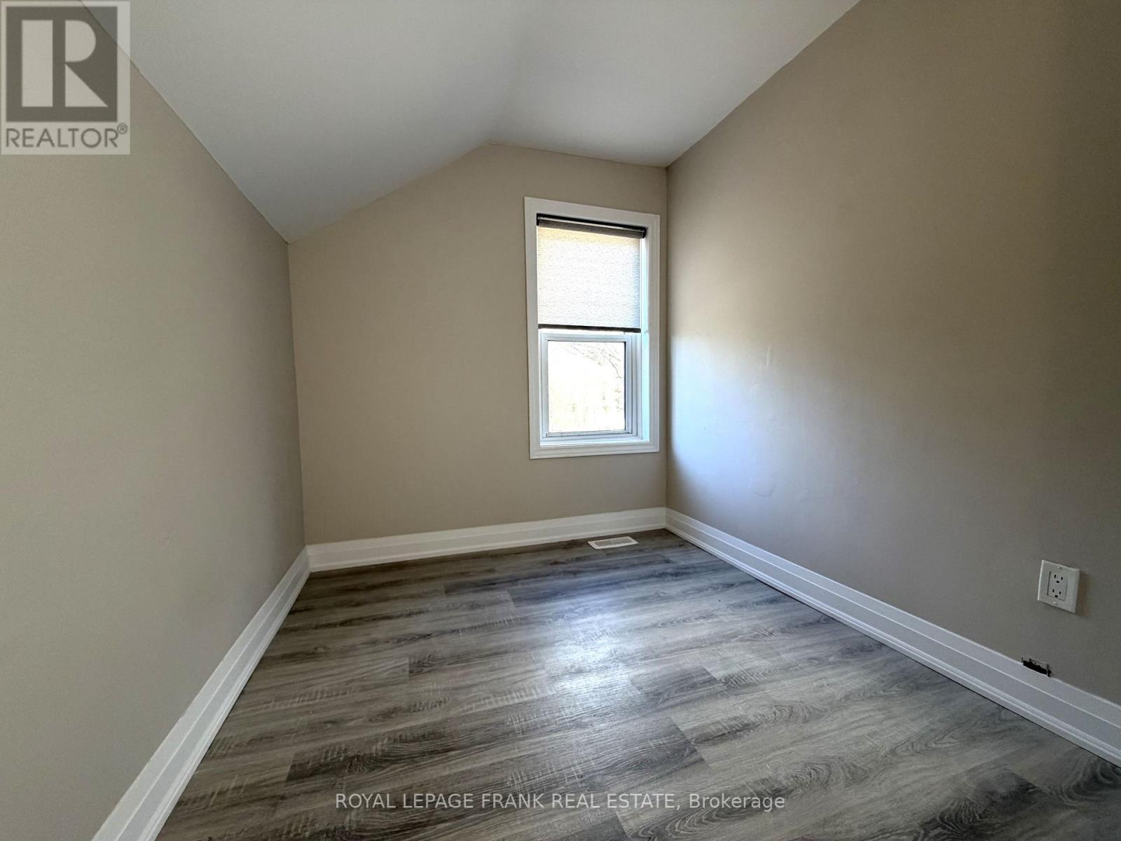 












23 N HASTINGS AVENUE

,
Marmora and Lake (Marmora Ward),




Ontario
K0K2M0

