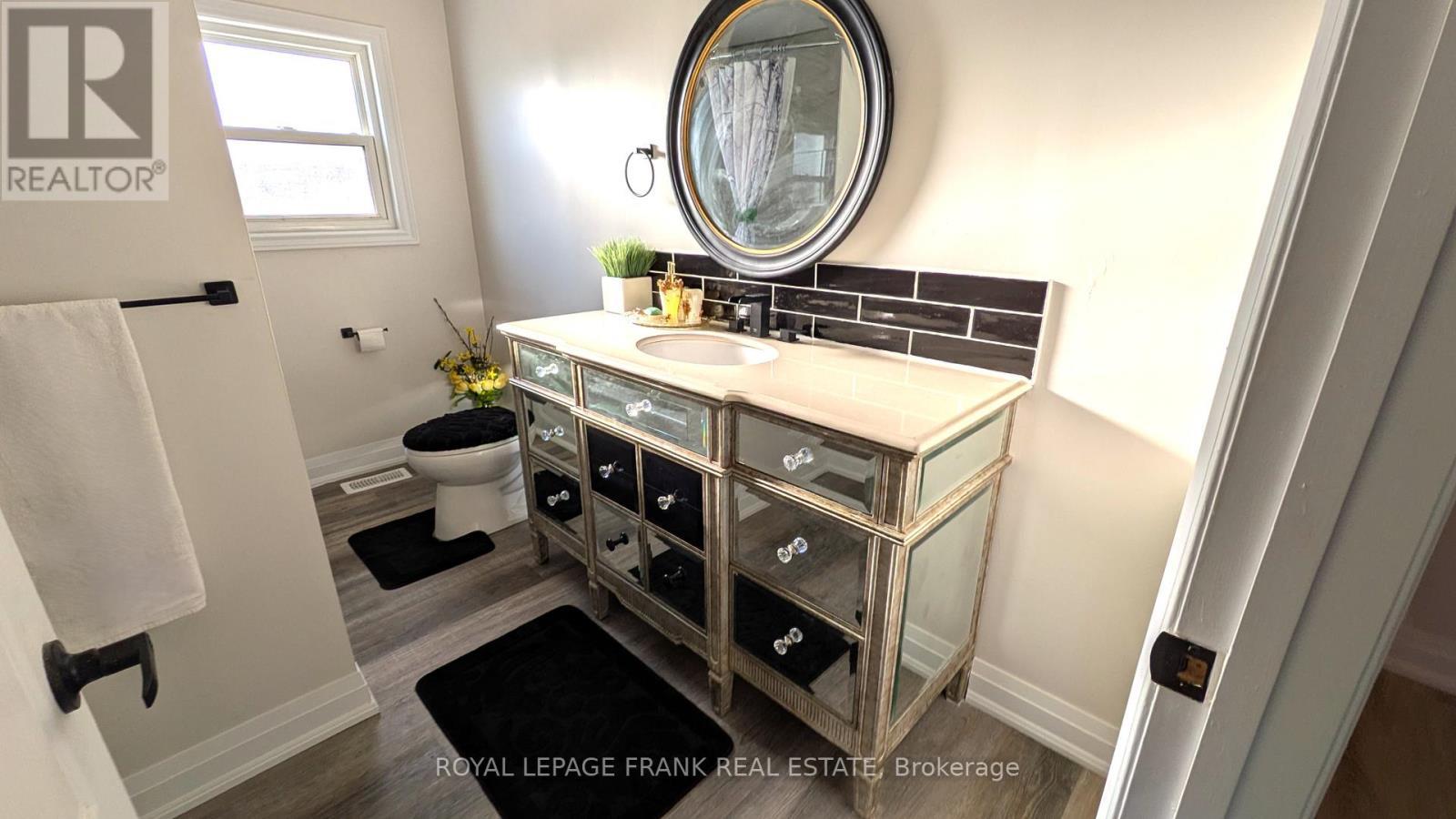 












23 N HASTINGS AVENUE

,
Marmora and Lake (Marmora Ward),




Ontario
K0K2M0

