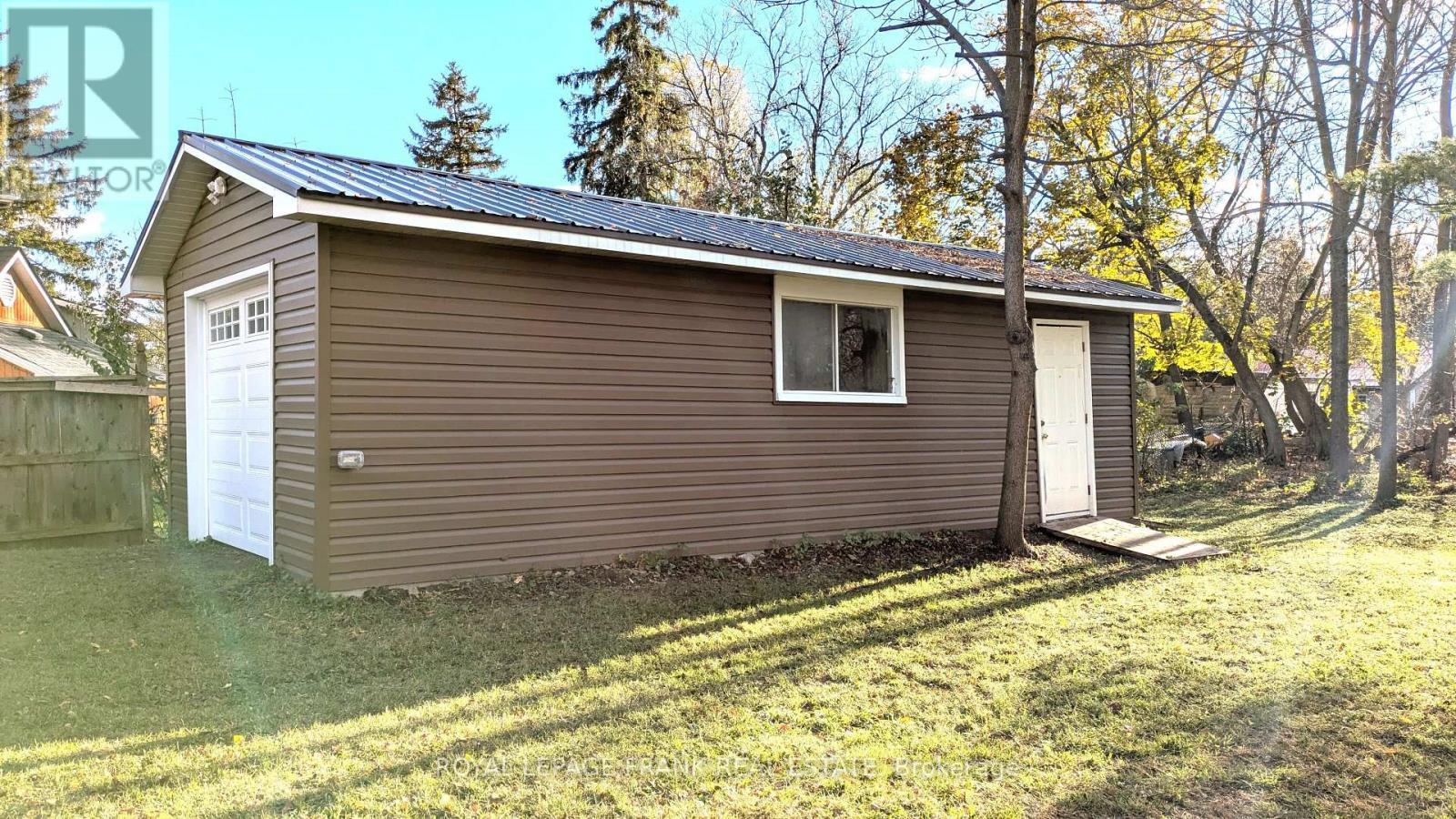












23 N HASTINGS AVENUE

,
Marmora and Lake (Marmora Ward),




Ontario
K0K2M0

