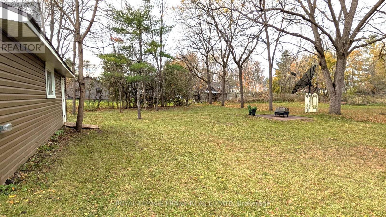 












23 N HASTINGS AVENUE

,
Marmora and Lake (Marmora Ward),




Ontario
K0K2M0

