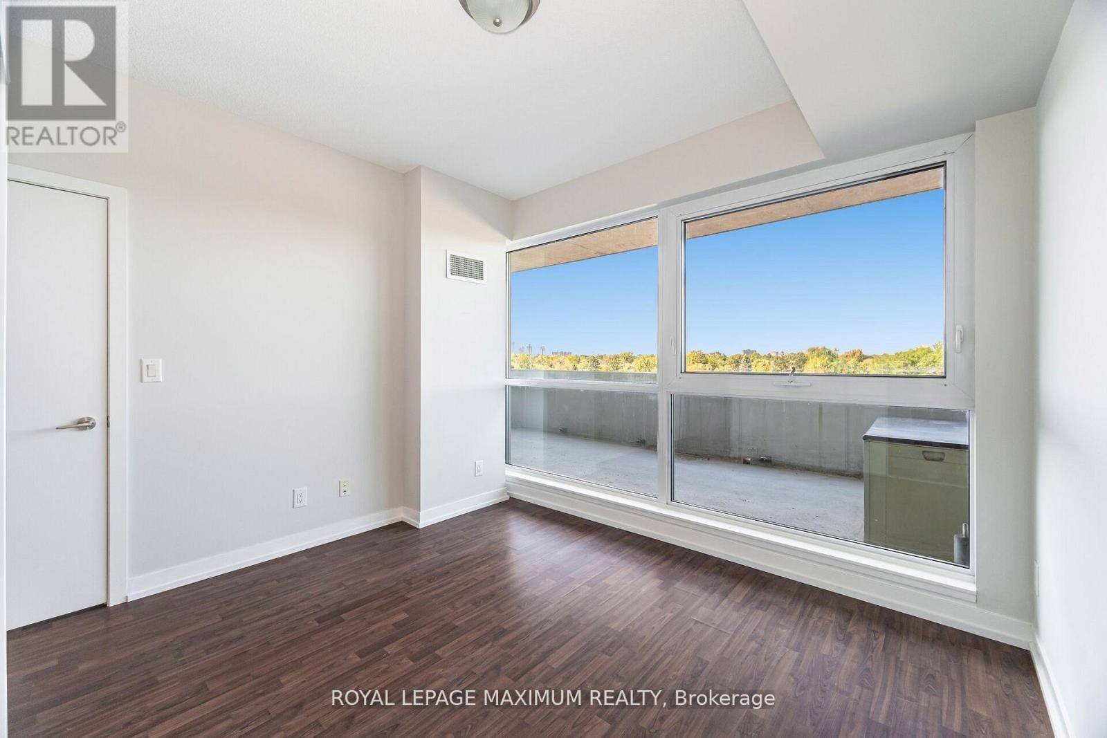 












511 - 5101 DUNDAS STREET W

,
Toronto,




Ontario
M9A5G8

