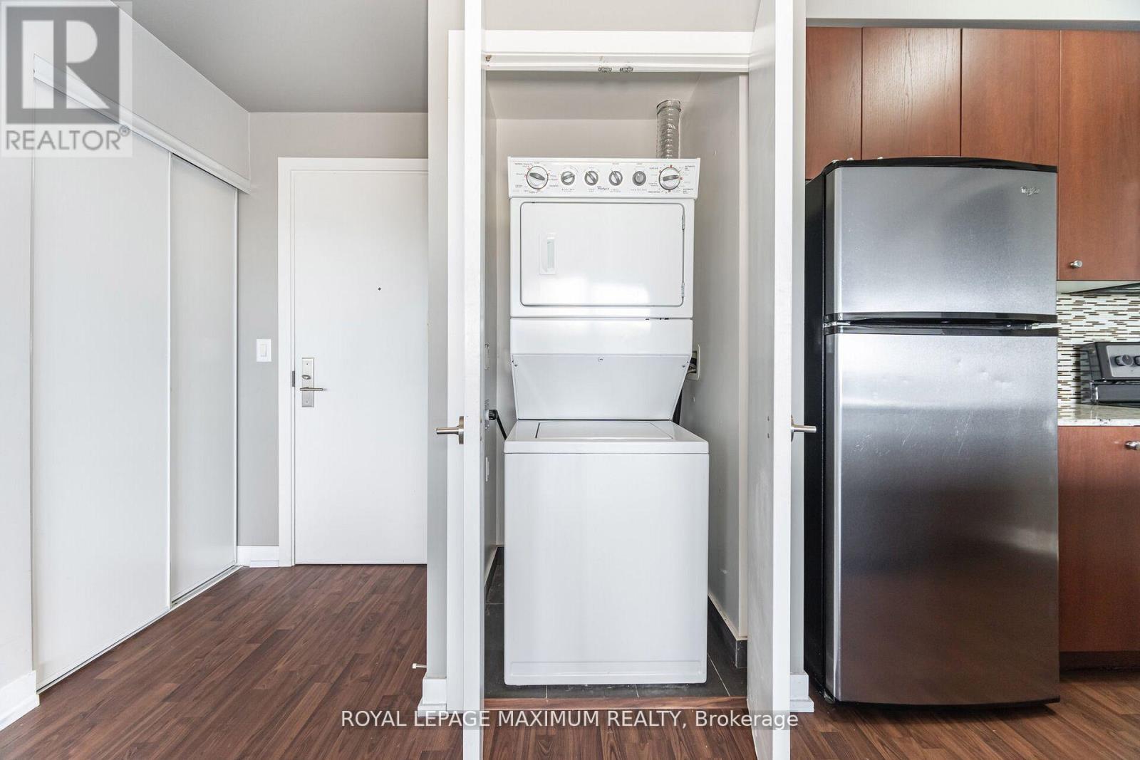 












511 - 5101 DUNDAS STREET W

,
Toronto,




Ontario
M9A5G8

