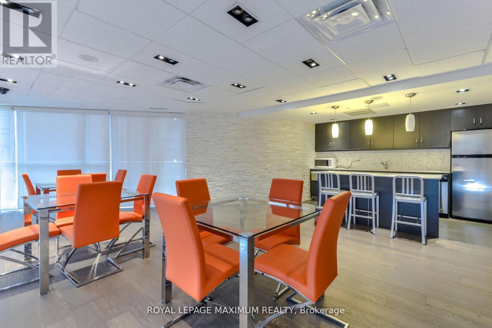 












511 - 5101 DUNDAS STREET W

,
Toronto,




Ontario
M9A5G8

