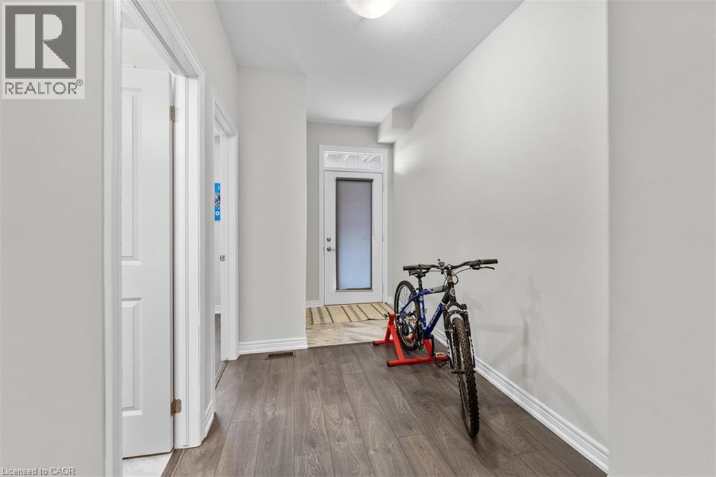 












38 HIBISCUS Lane

,
Hamilton,




Ontario
L8K0A4

