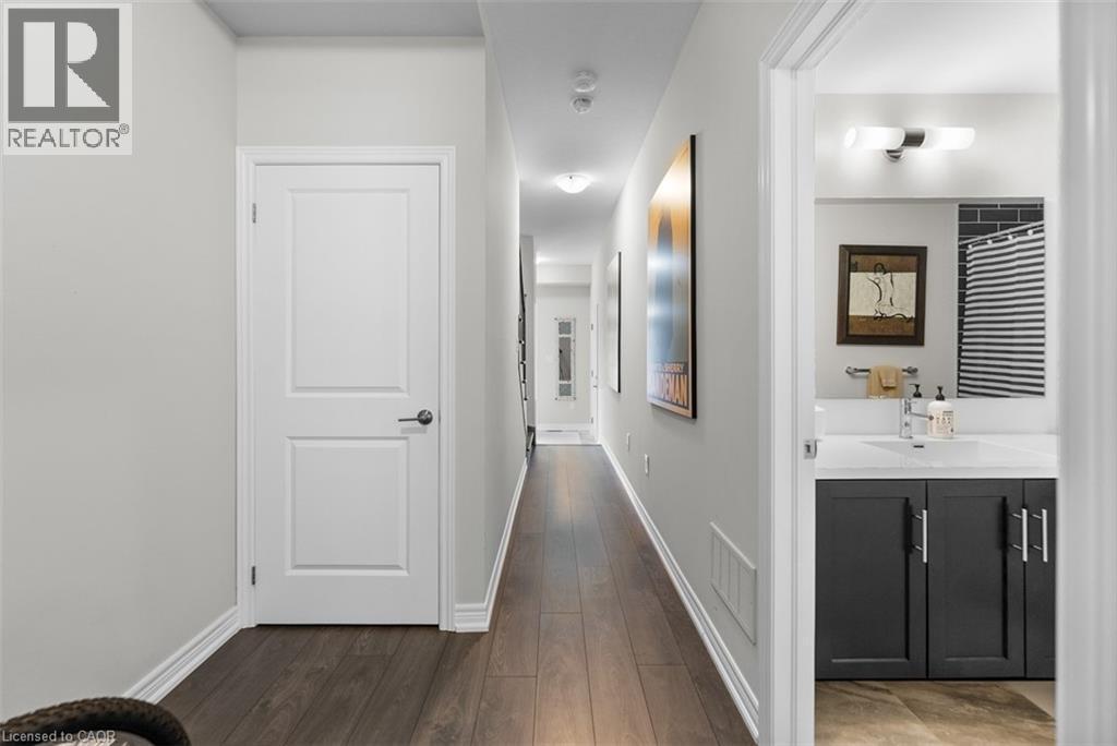












38 HIBISCUS Lane

,
Hamilton,




Ontario
L8K0A4

