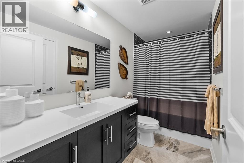 












38 HIBISCUS Lane

,
Hamilton,




Ontario
L8K0A4

