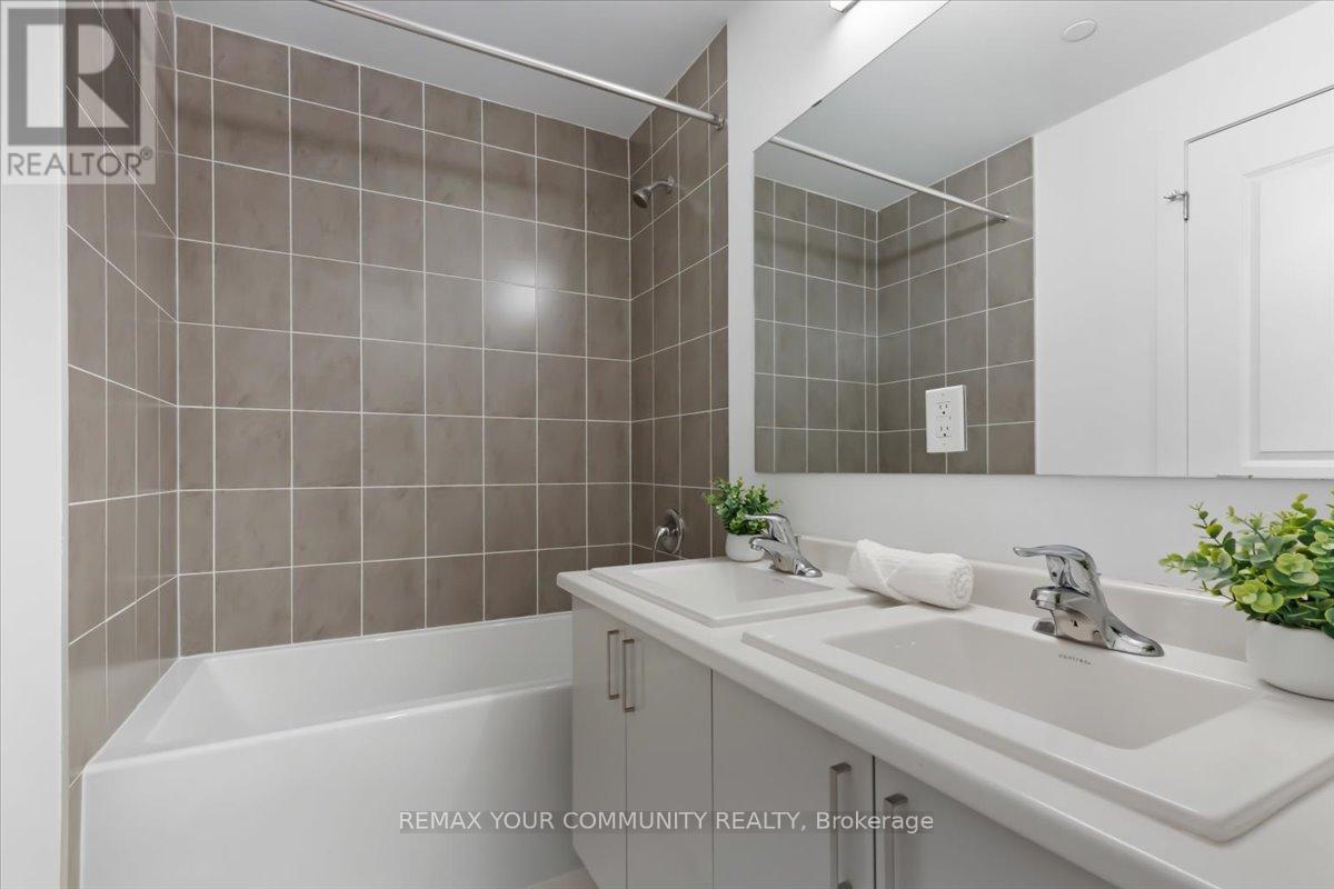 












1202 - 1063 DOUGLAS MCCURDY COMMON CIRCLE

,
Mississauga,




Ontario
L5L3H9

