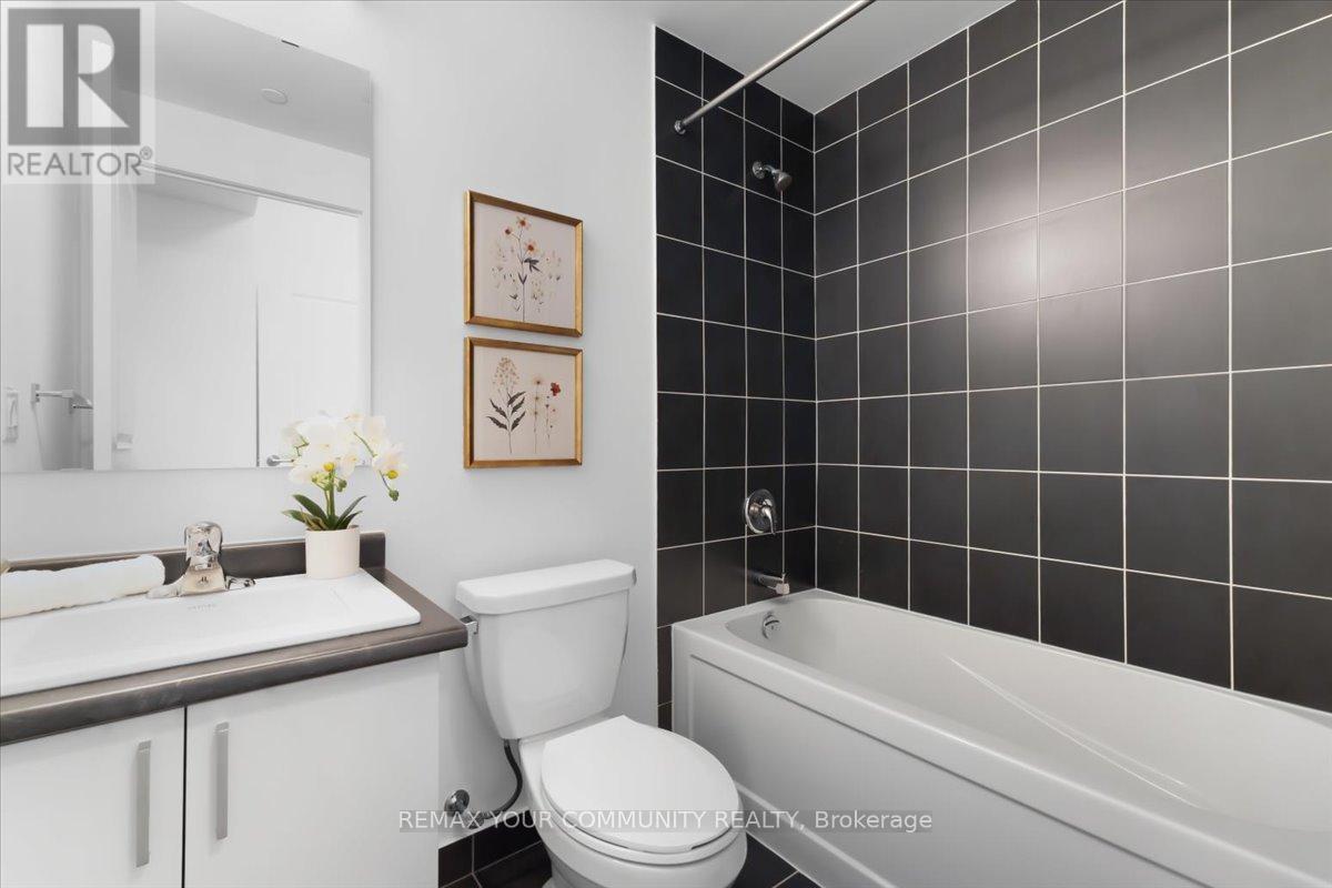 












1202 - 1063 DOUGLAS MCCURDY COMMON CIRCLE

,
Mississauga,




Ontario
L5L3H9

