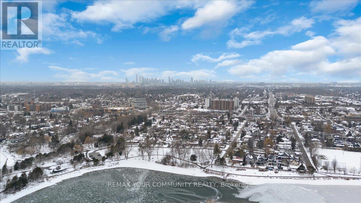 












1202 - 1063 DOUGLAS MCCURDY COMMON CIRCLE

,
Mississauga,




Ontario
L5L3H9

