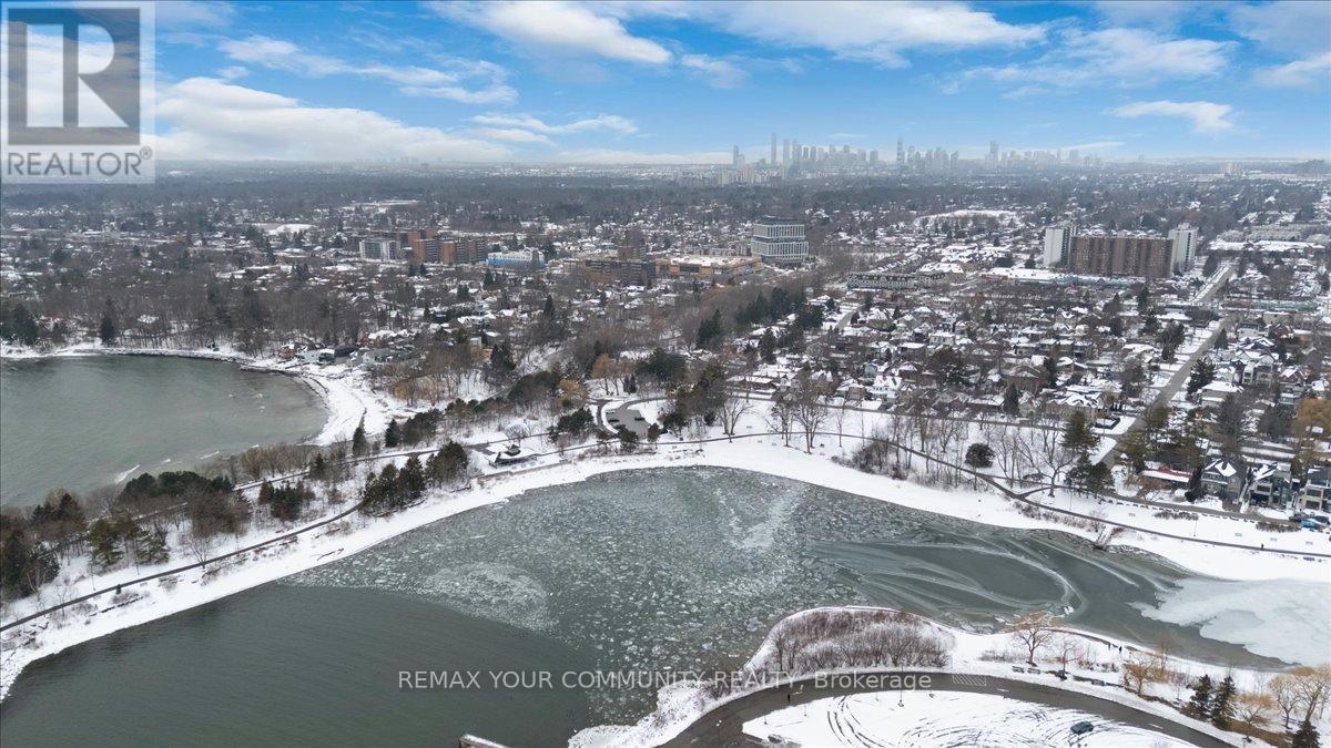 












1202 - 1063 DOUGLAS MCCURDY COMMON CIRCLE

,
Mississauga,




Ontario
L5L3H9

