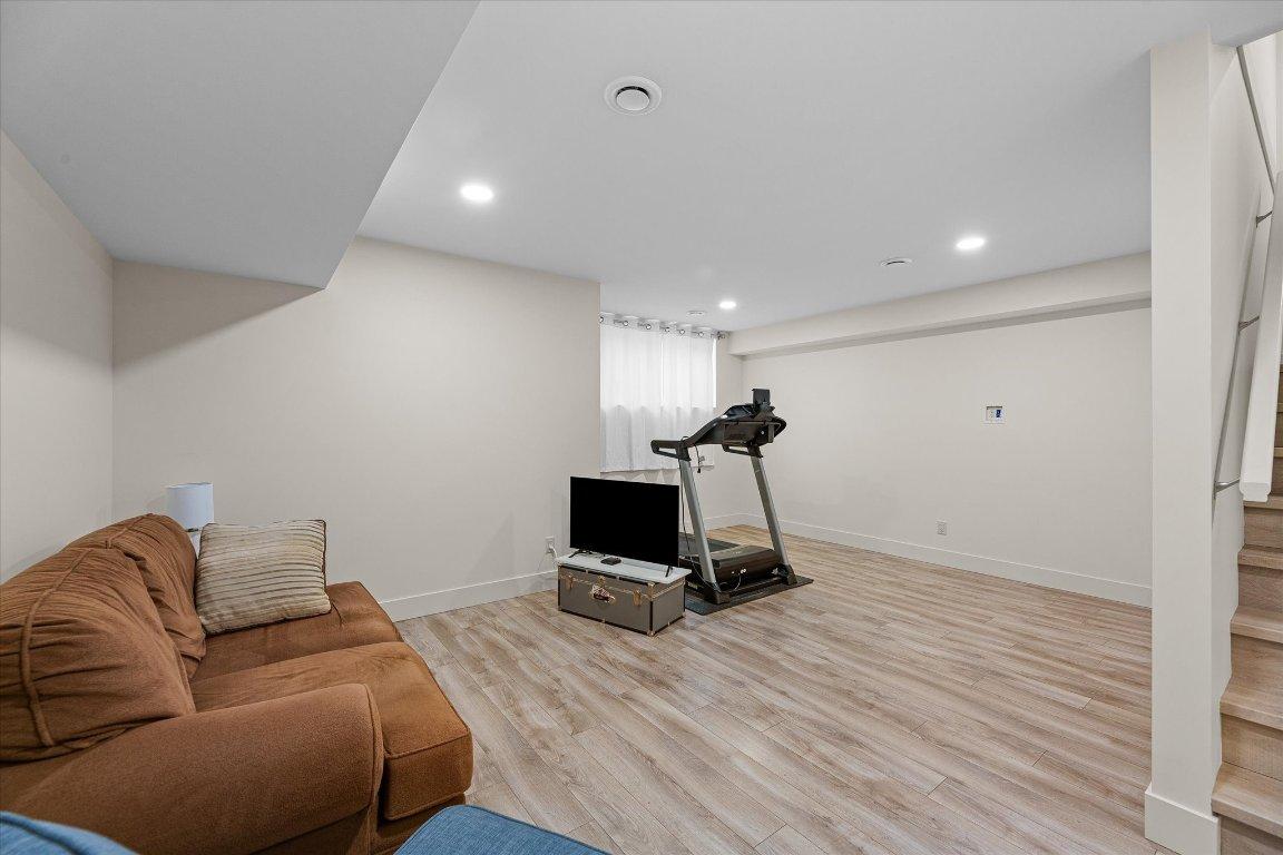 









335


Gerstmar

Road, 13,
Kelowna,




BC
V1X 4A6

