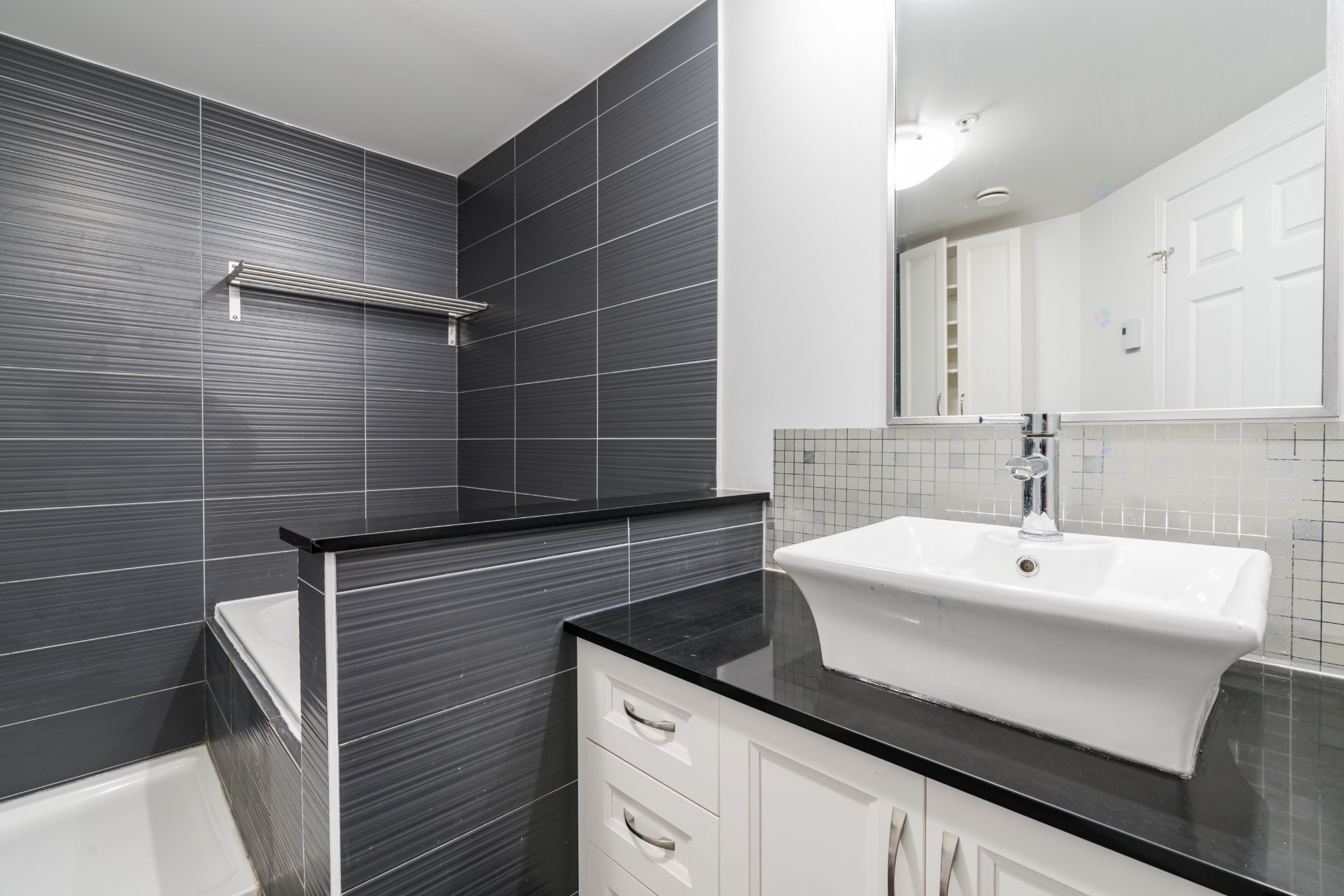 









1235


Rue Bishop

, 218,
Montréal (Ville-Marie),




QC
H3G0A6

