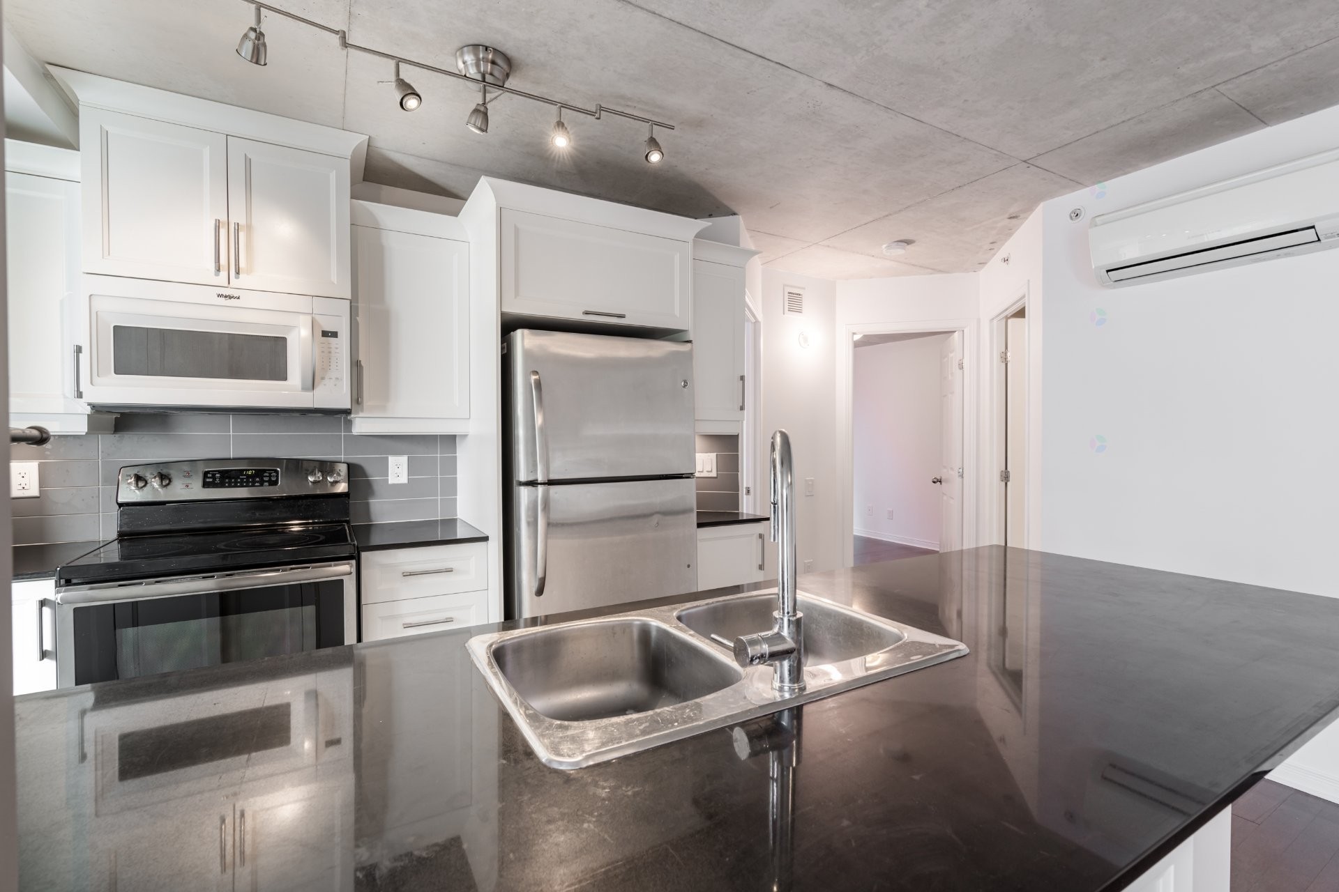 









1235


Rue Bishop

, 218,
Montréal (Ville-Marie),




QC
H3G0A6

