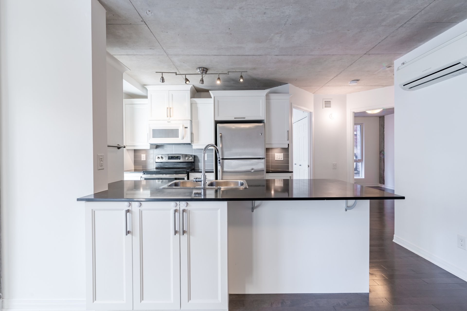 









1235


Rue Bishop

, 218,
Montréal (Ville-Marie),




QC
H3G0A6

