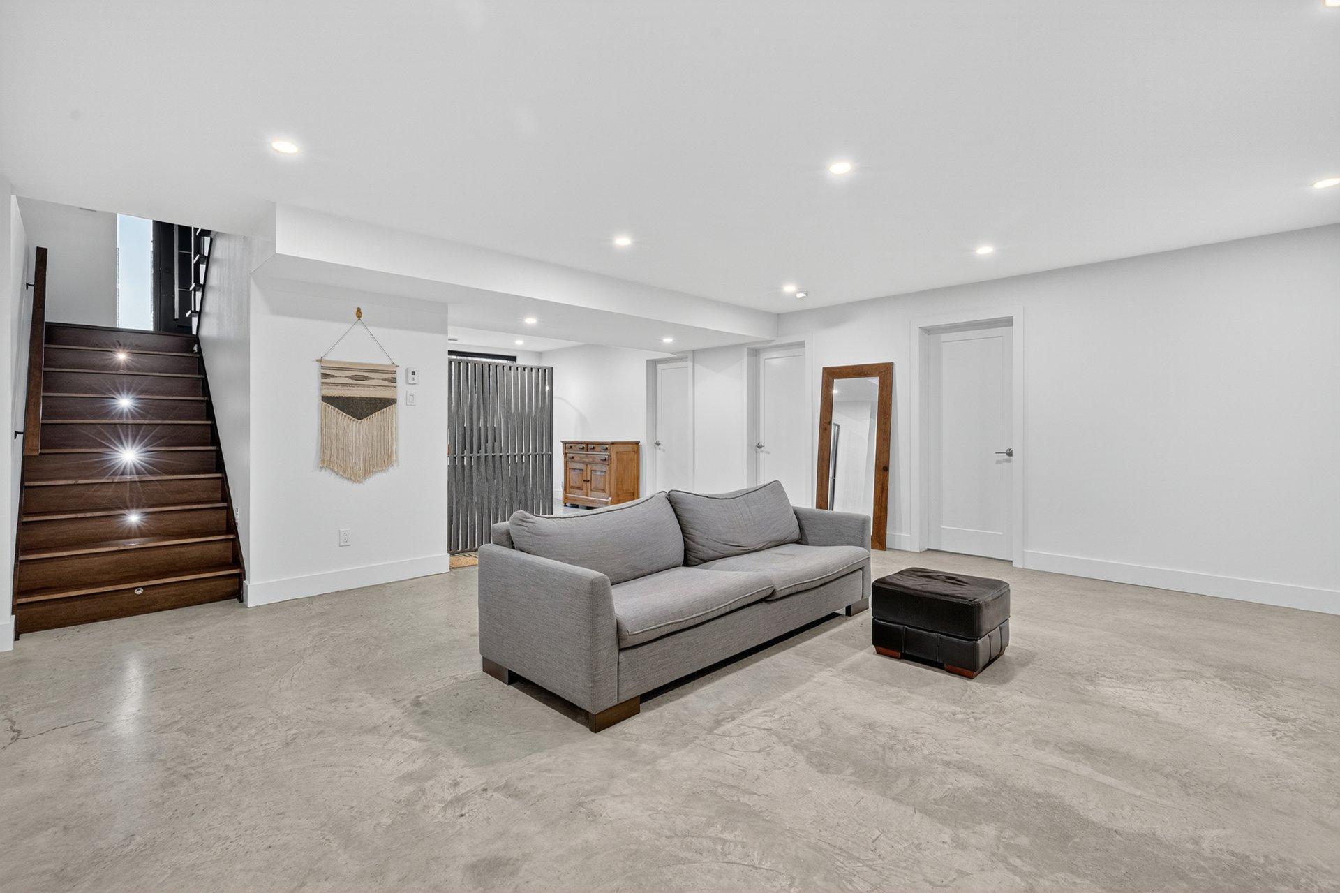 









1580


Crois. De La Salle

,
Laval (Duvernay),




QC
H7G4E6

