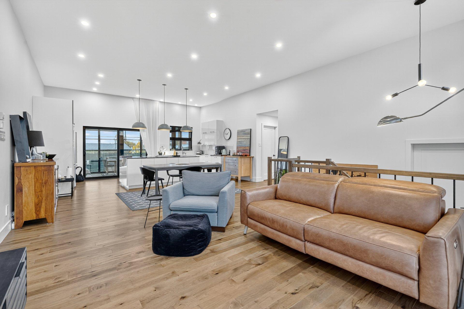 









1580


Crois. De La Salle

,
Laval (Duvernay),




QC
H7G4E6

