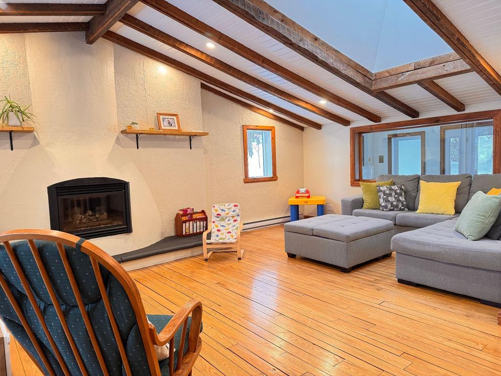 









1436


Mtée Sauvage

,
Prévost,




QC
J0R1T0

