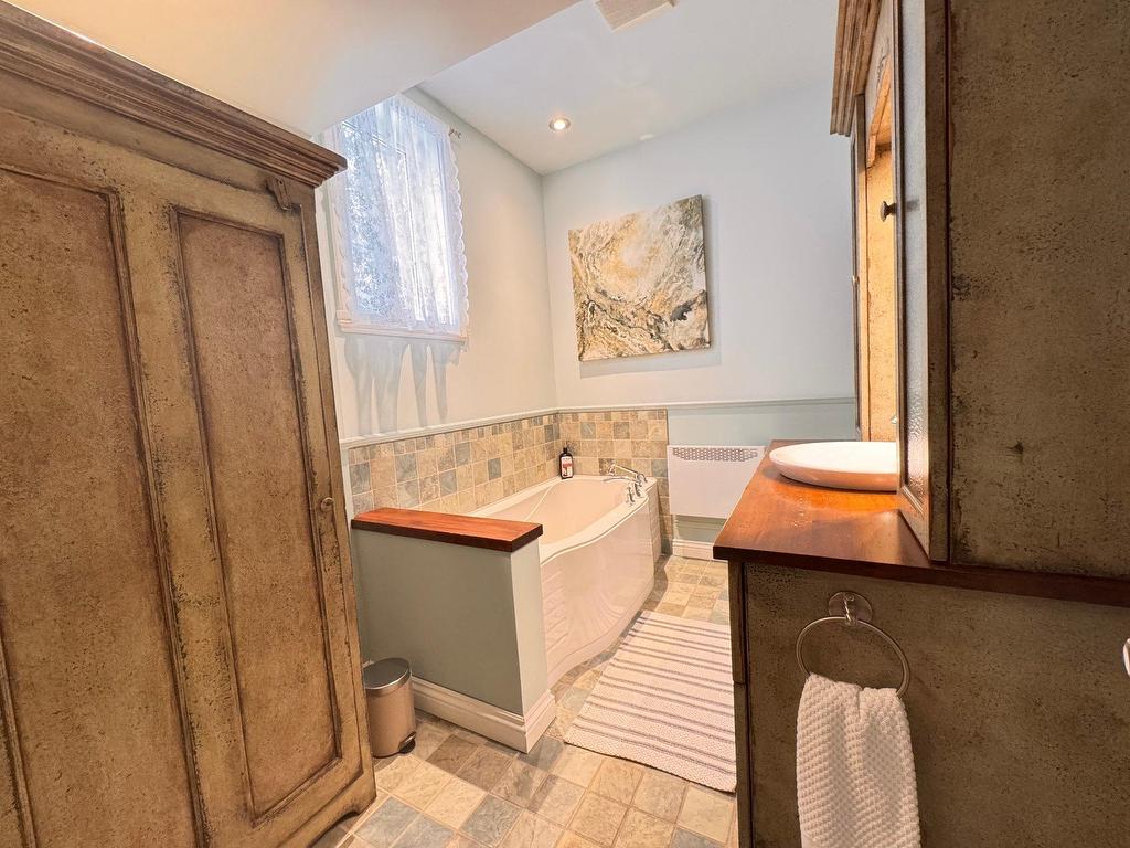 









1436


Mtée Sauvage

,
Prévost,




QC
J0R1T0

