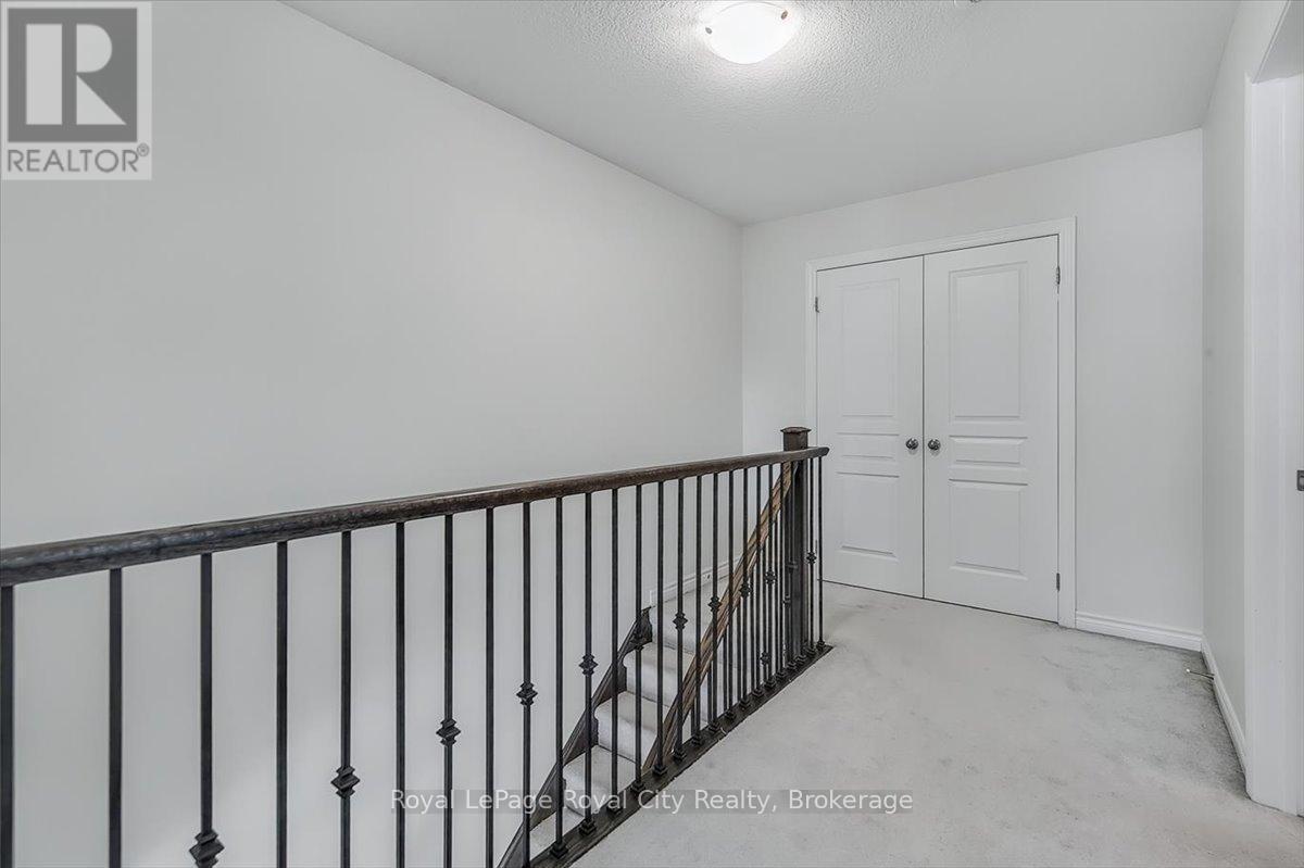 












22 - 88 DECORSO DRIVE

,
Guelph (Kortright East),




Ontario
N1L0A9

