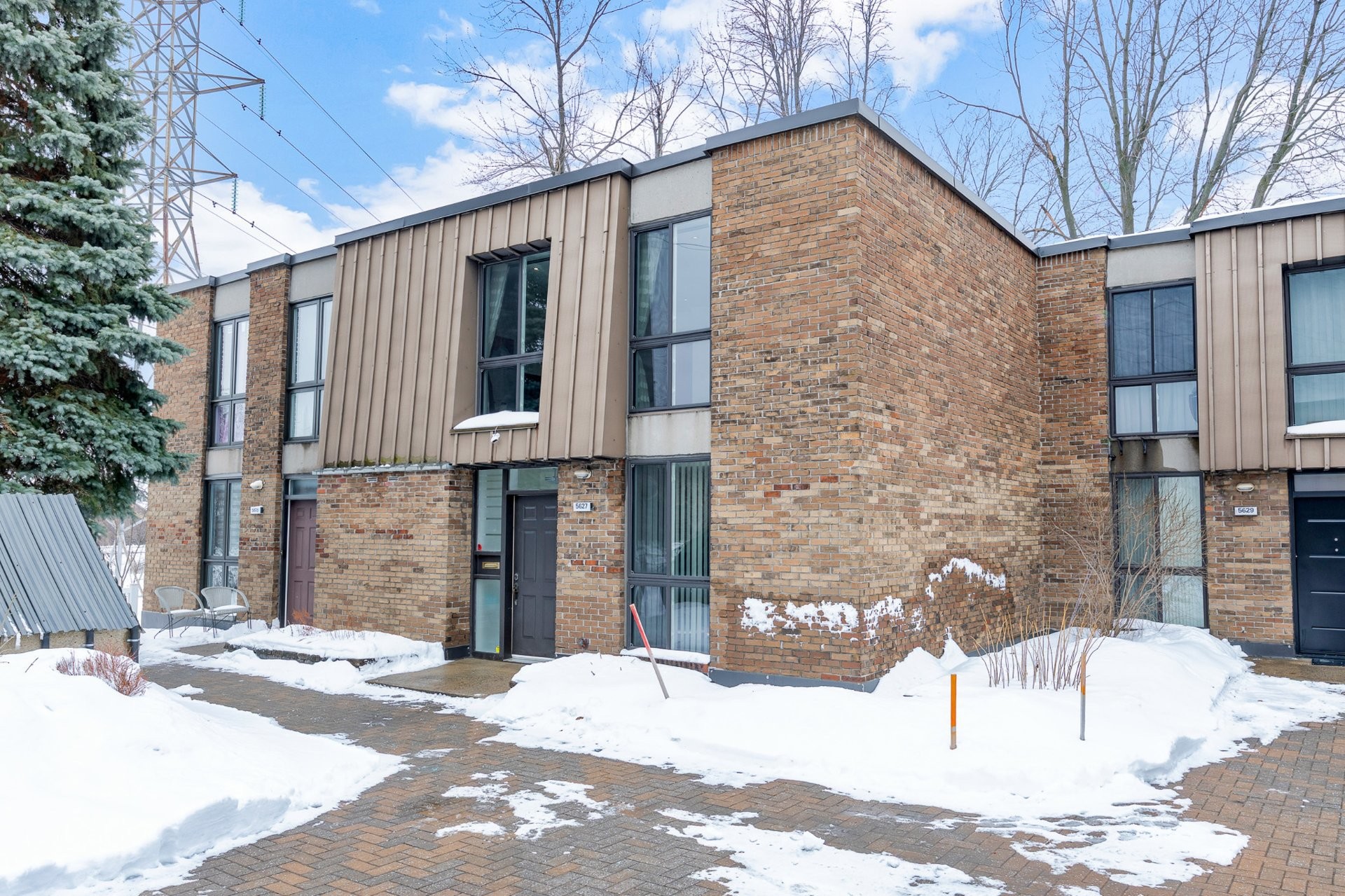 









5627Z


Ch. Merrimac

,
Côte-Saint-Luc,




QC
H4W1S5

