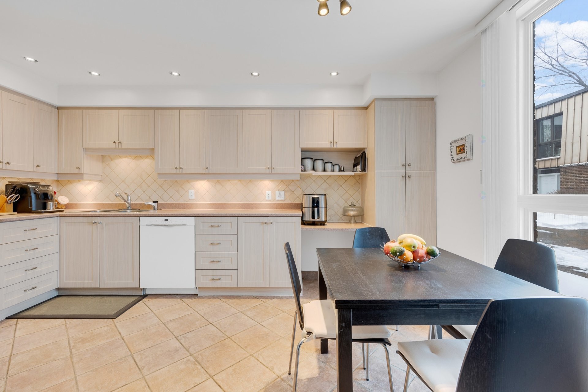 









5627Z


Ch. Merrimac

,
Côte-Saint-Luc,




QC
H4W1S5

