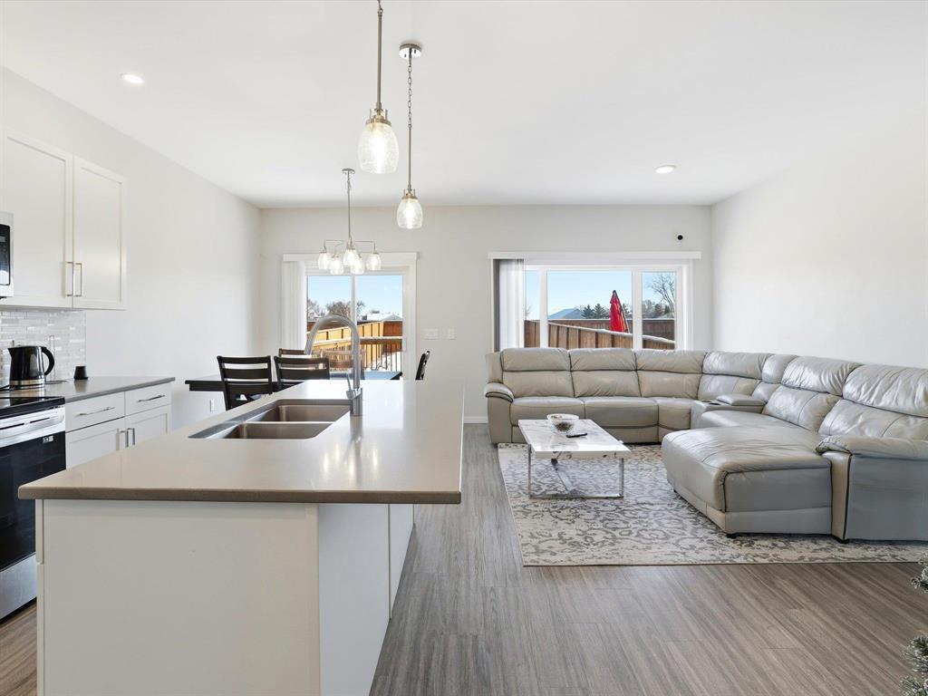 












330 Tyson Trail

,
Winnipeg,




Manitoba
R3W1C2

