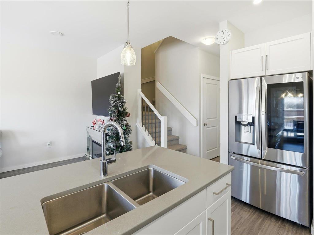 












330 Tyson Trail

,
Winnipeg,




Manitoba
R3W1C2

