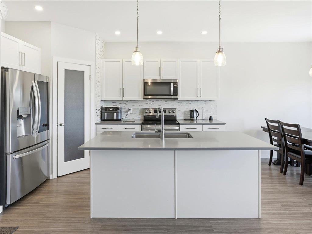 












330 Tyson Trail

,
Winnipeg,




Manitoba
R3W1C2

