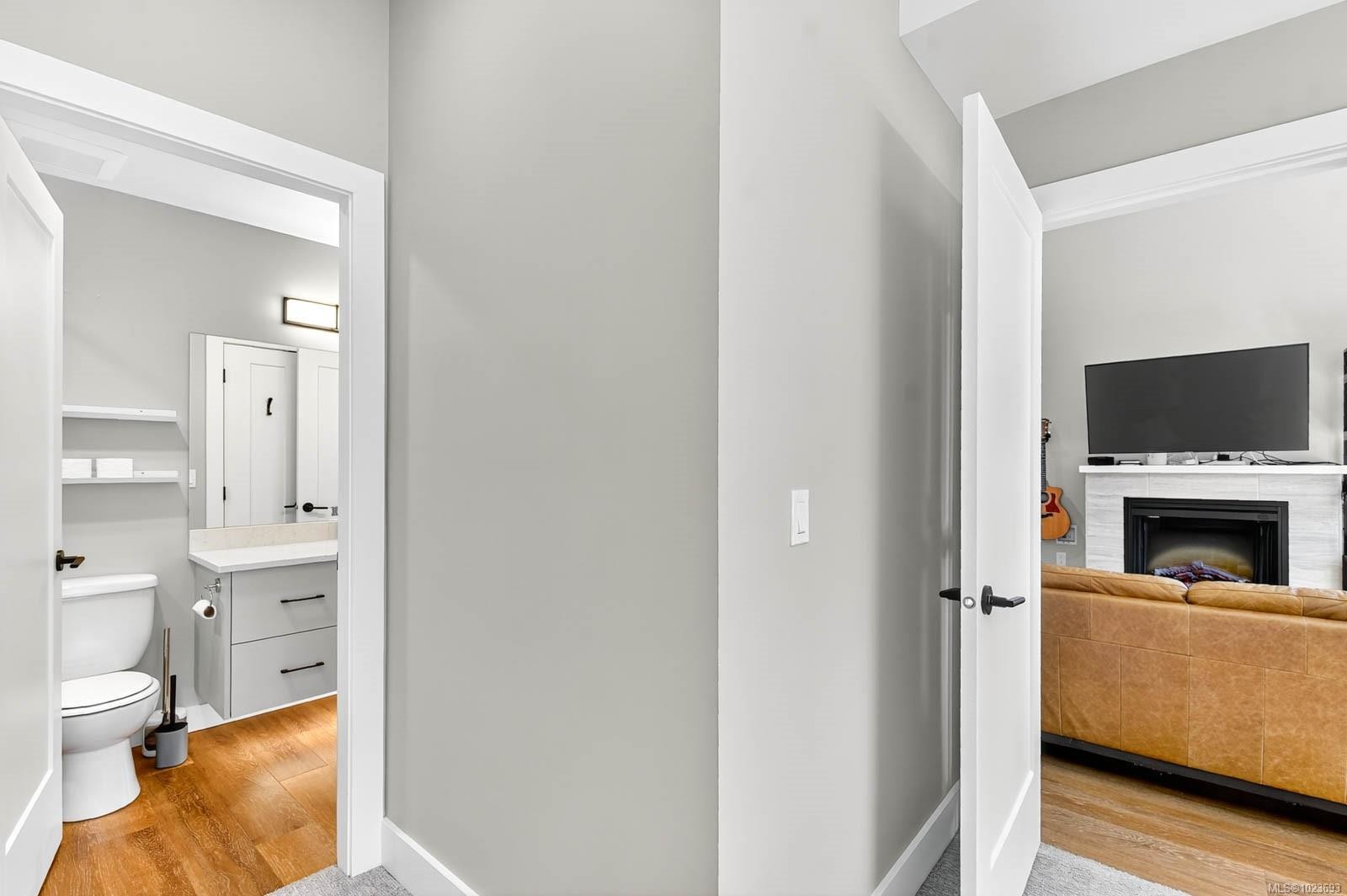 









700


Yew Wood

Rd, 302,
Tofino,




BC
V0R 2Z0

