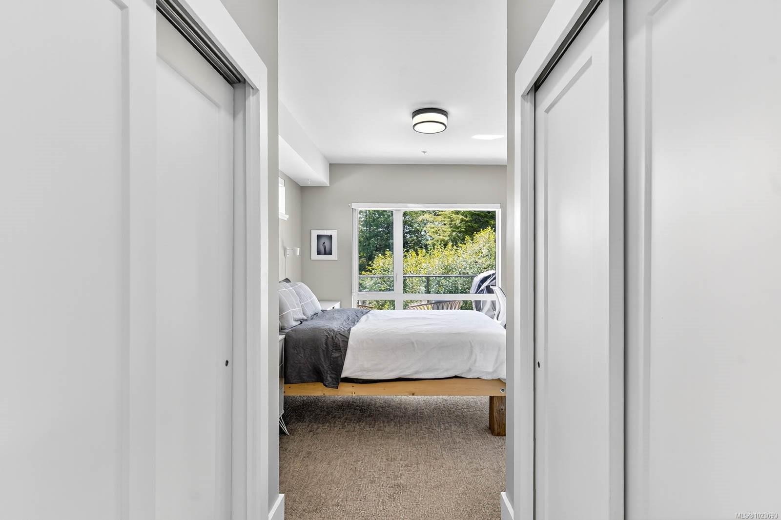 









700


Yew Wood

Rd, 302,
Tofino,




BC
V0R 2Z0

