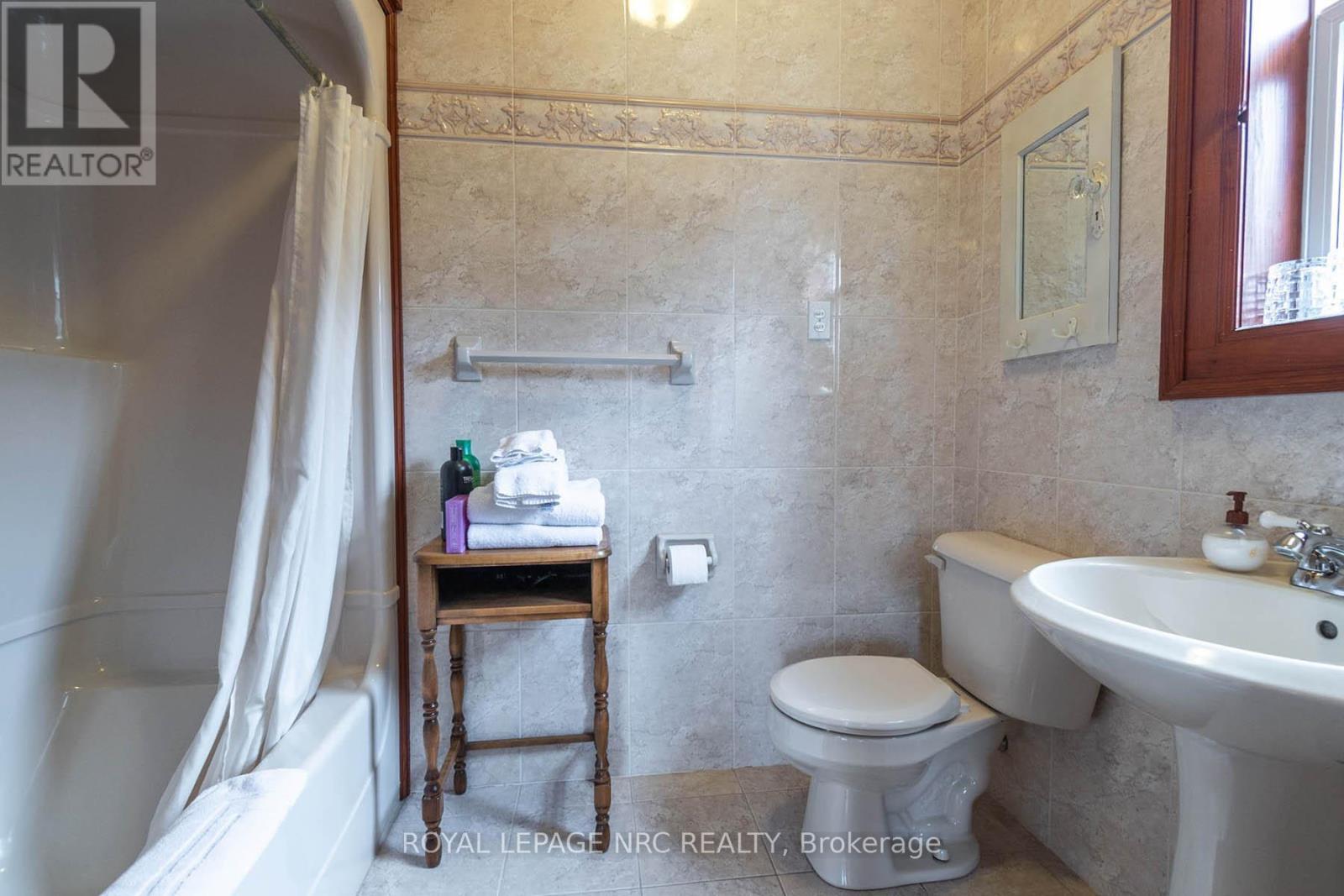 












14902 NIAGARA RIVER PARKWAY

,
Niagara-on-the-Lake (Queenston),




Ontario
L0S1J0

