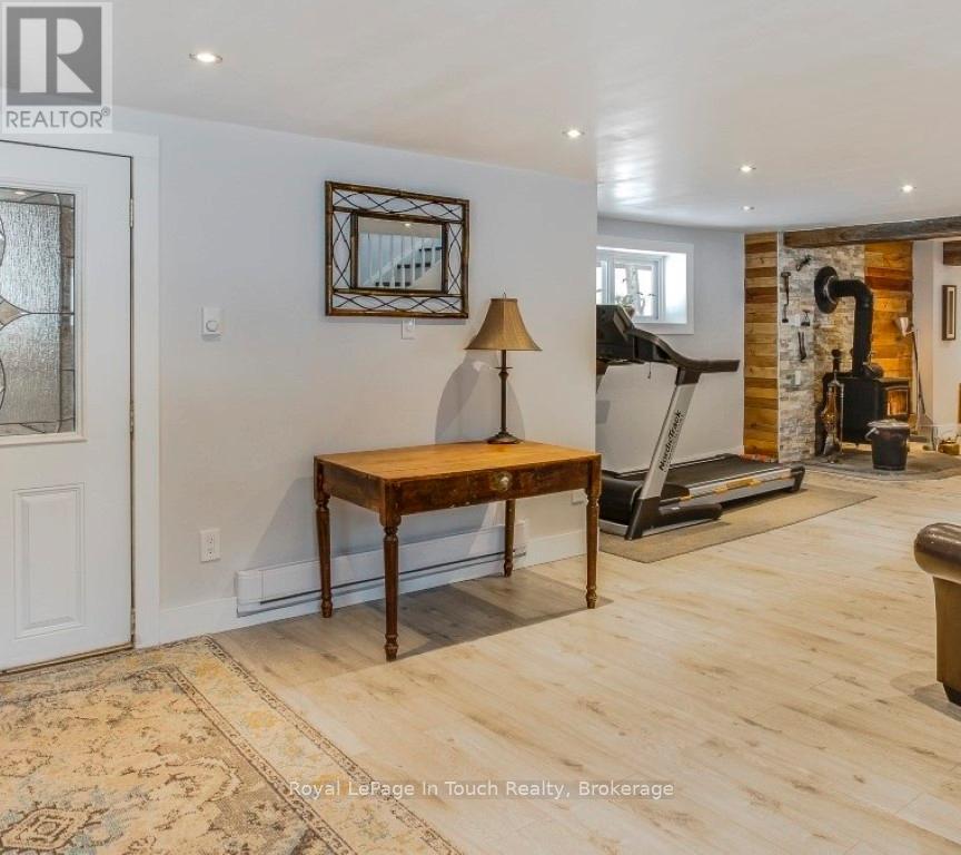 












36 MEADOWS AVENUE

,
Tay,




Ontario
L0K2C0

