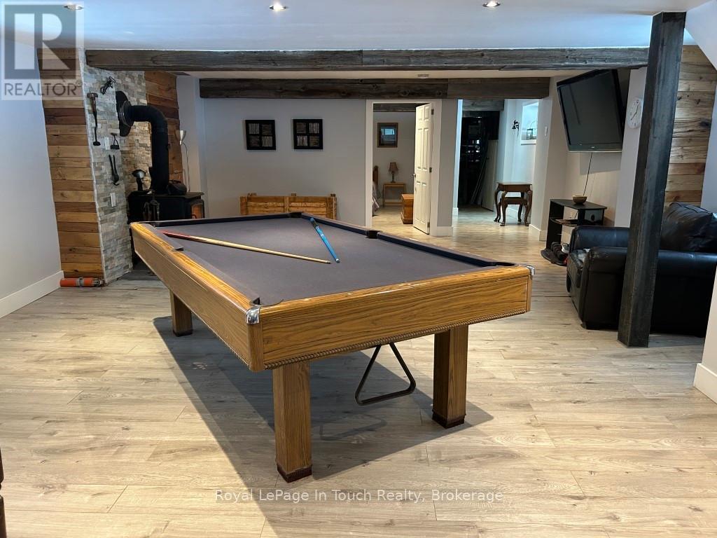 












36 MEADOWS AVENUE

,
Tay,




Ontario
L0K2C0

