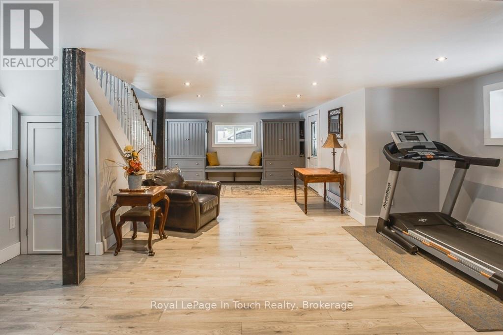 












36 MEADOWS AVENUE

,
Tay,




Ontario
L0K2C0

