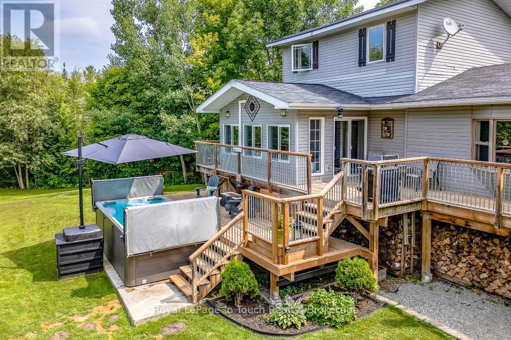 












36 MEADOWS AVENUE

,
Tay,




Ontario
L0K2C0

