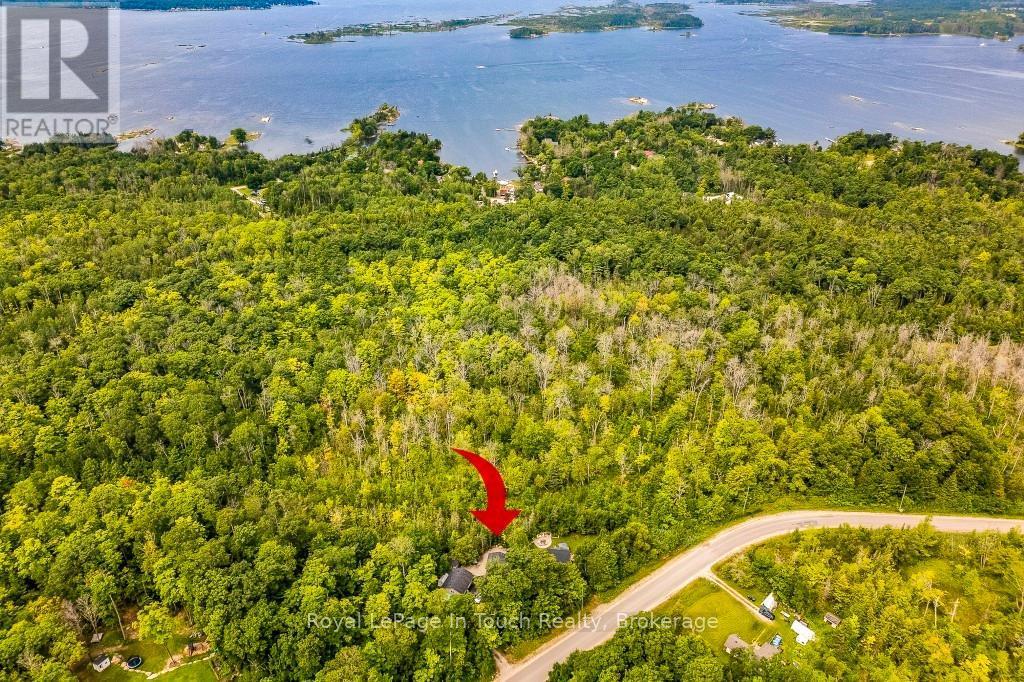 












36 MEADOWS AVENUE

,
Tay,




Ontario
L0K2C0

