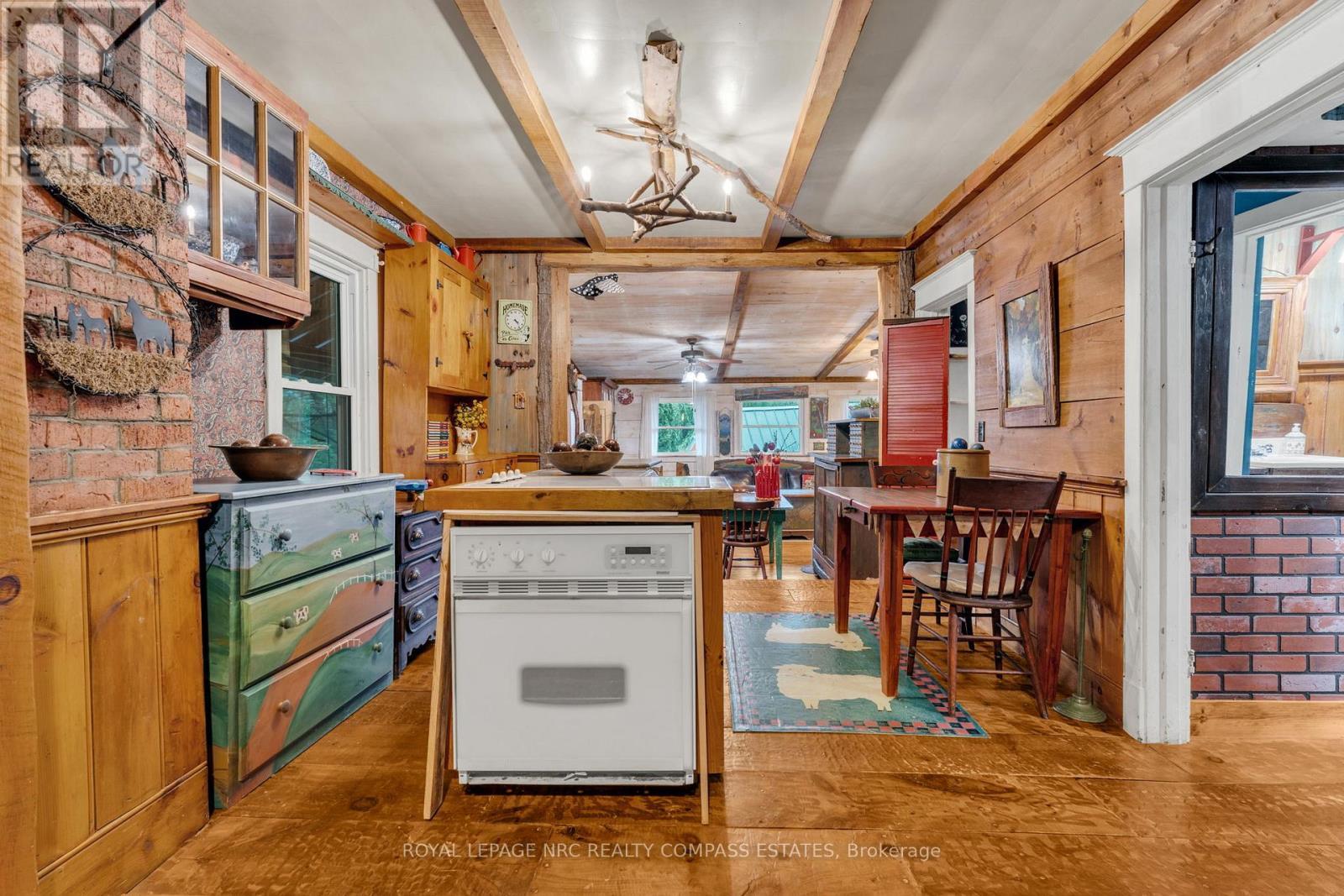 












4034 VICTORIA AVENUE

,
Lincoln (Lincoln-Jordan/Vineland),




Ontario
L0R2C0

