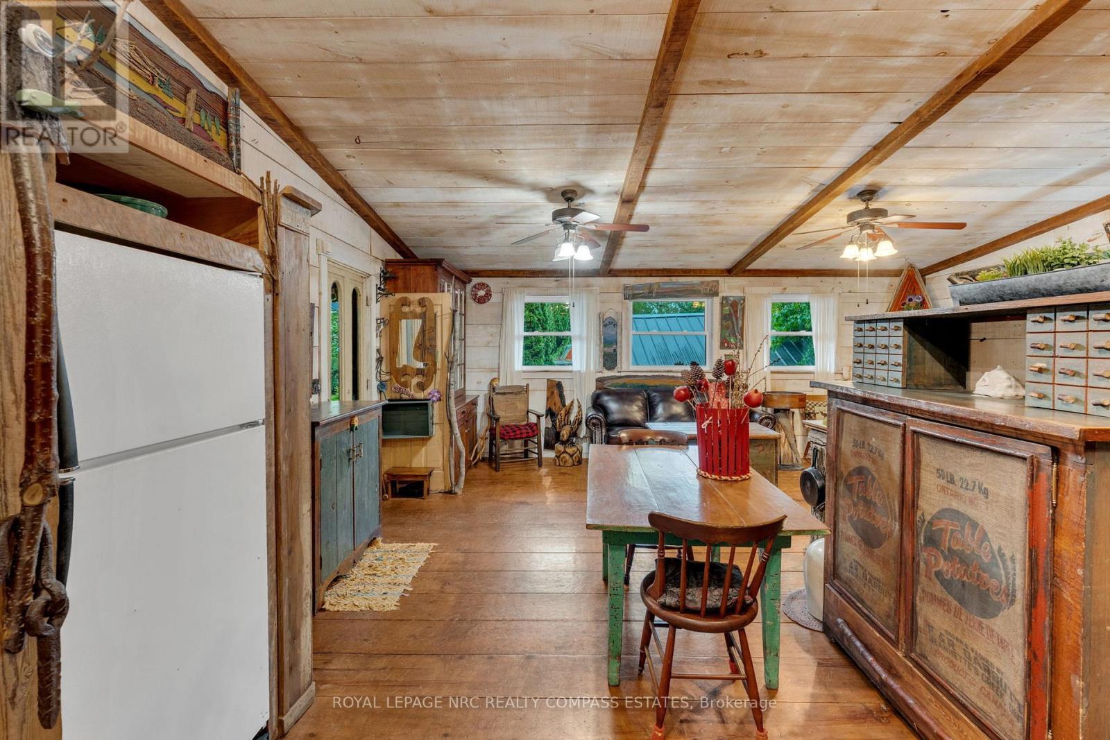 












4034 VICTORIA AVENUE

,
Lincoln (Lincoln-Jordan/Vineland),




Ontario
L0R2C0

