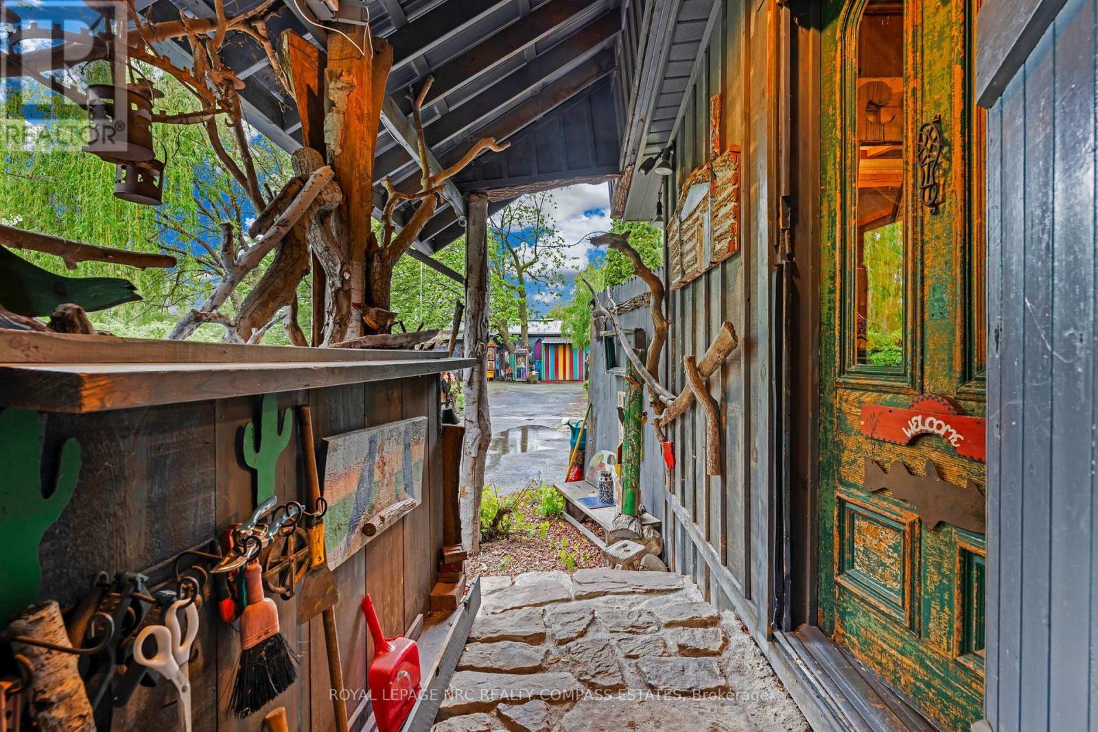 












4034 VICTORIA AVENUE

,
Lincoln (Lincoln-Jordan/Vineland),




Ontario
L0R2C0

