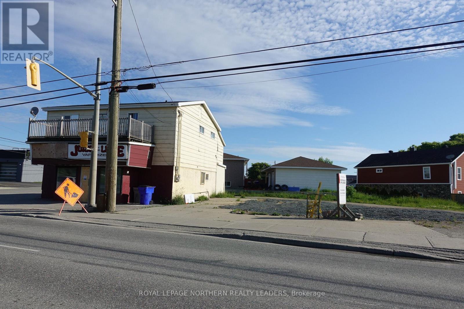 












698 RIVERSIDE DRIVE

,
Timmins (MTJ - Main Area),




Ontario
P4N3V9

