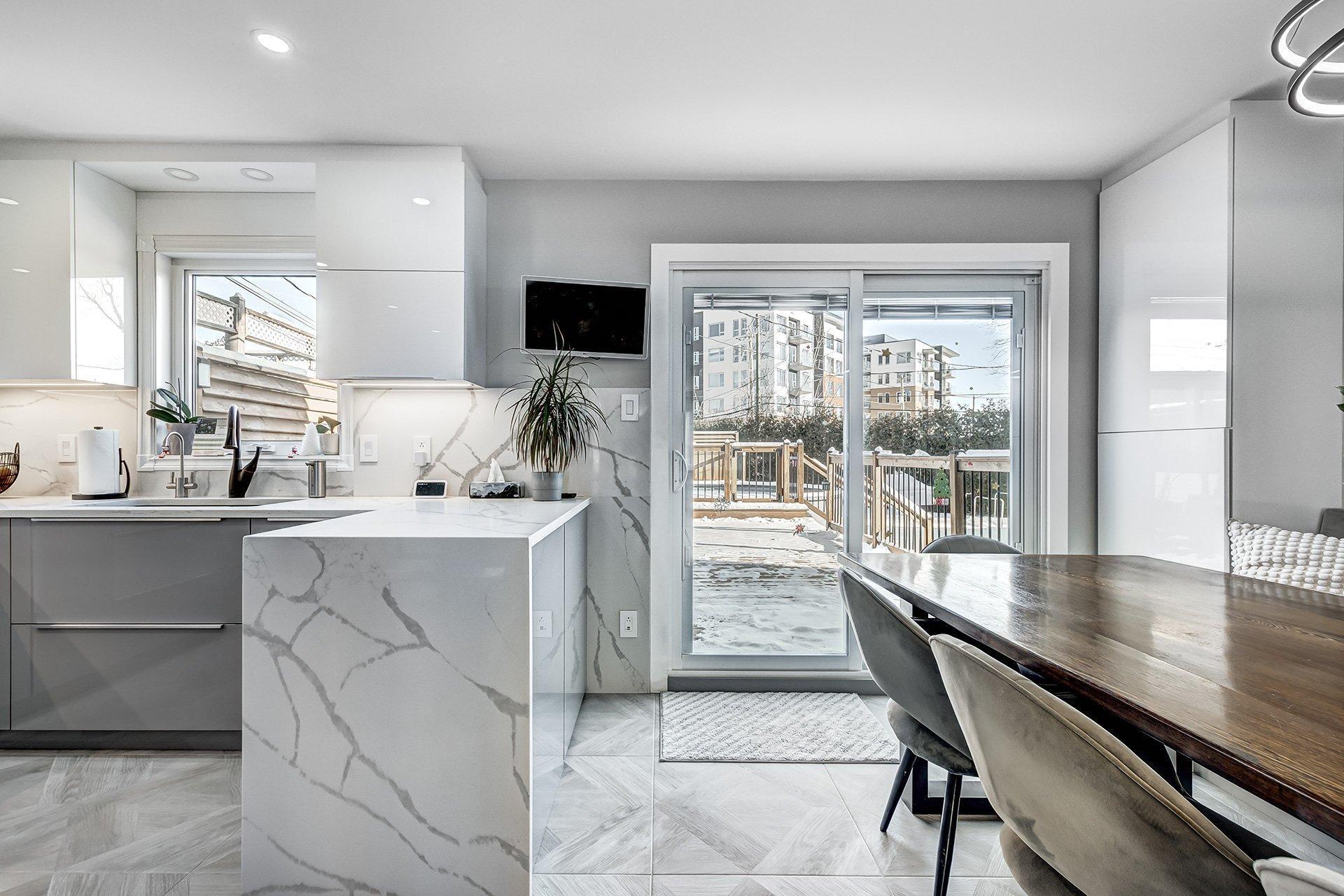 









16


Rue de la Sève

,
Châteauguay,




QC
J6J0B3

