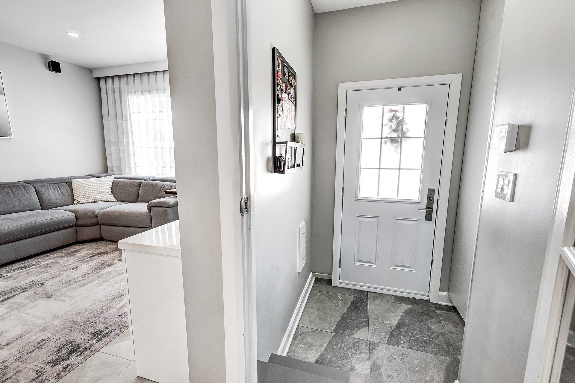 









16


Rue de la Sève

,
Châteauguay,




QC
J6J0B3

