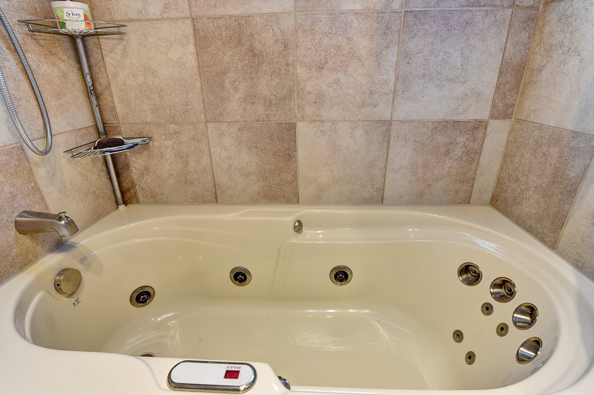 









40


Ch. des Érables

,
Saint-Michel-des-Saints,




QC
J0K3B0

