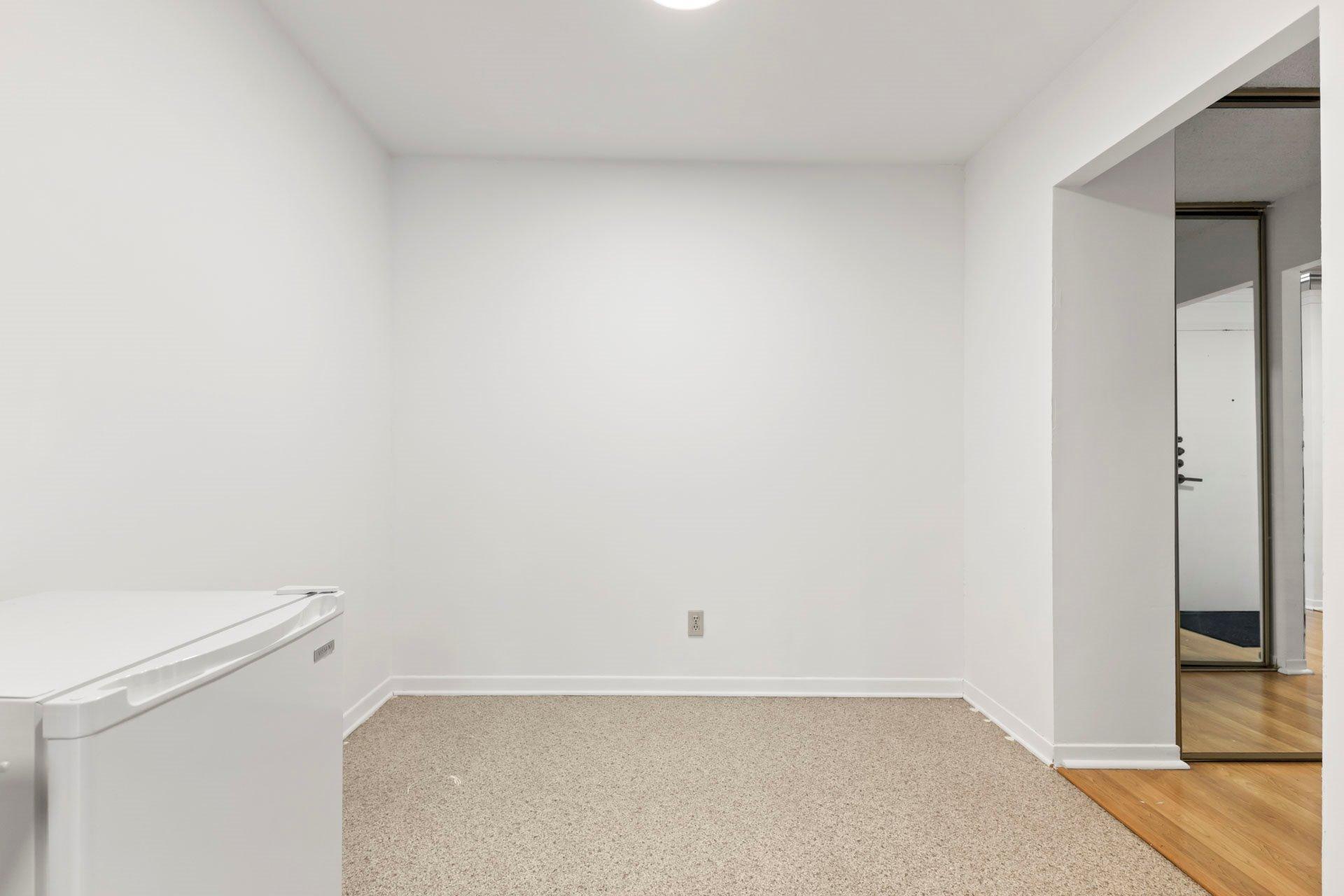 









725


Place Fortier

, 201,
Montréal (Saint-Laurent),




QC
H4L5B9

