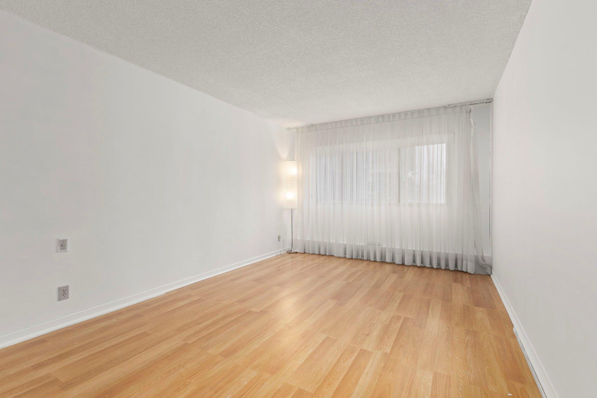 









725


Place Fortier

, 201,
Montréal (Saint-Laurent),




QC
H4L5B9

